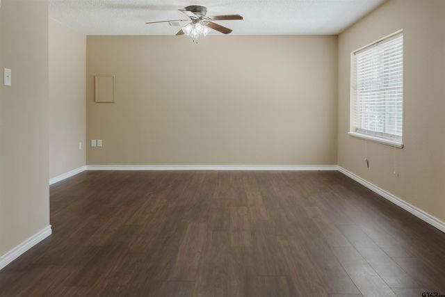 416 Hillcreek Dr, Whitehouse, TX 75791