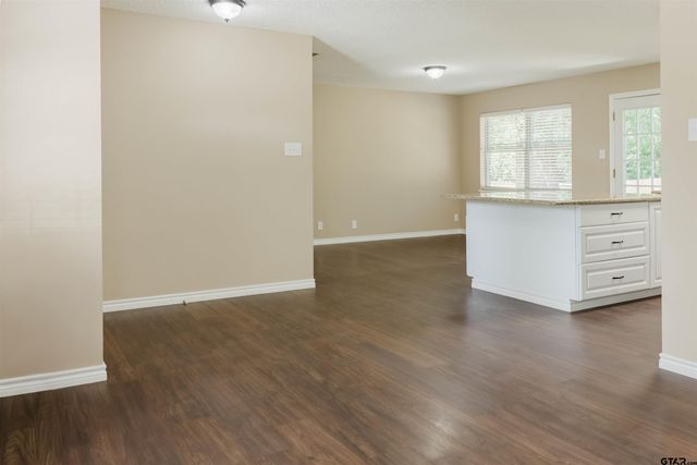 416 Hillcreek Dr, Whitehouse, TX 75791