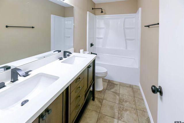 416 Hillcreek Dr, Whitehouse, TX 75791