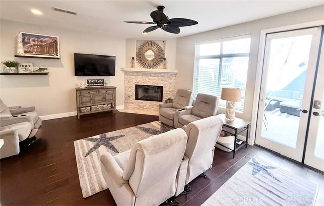 422 8th Street, Huntington Beach, CA 92648