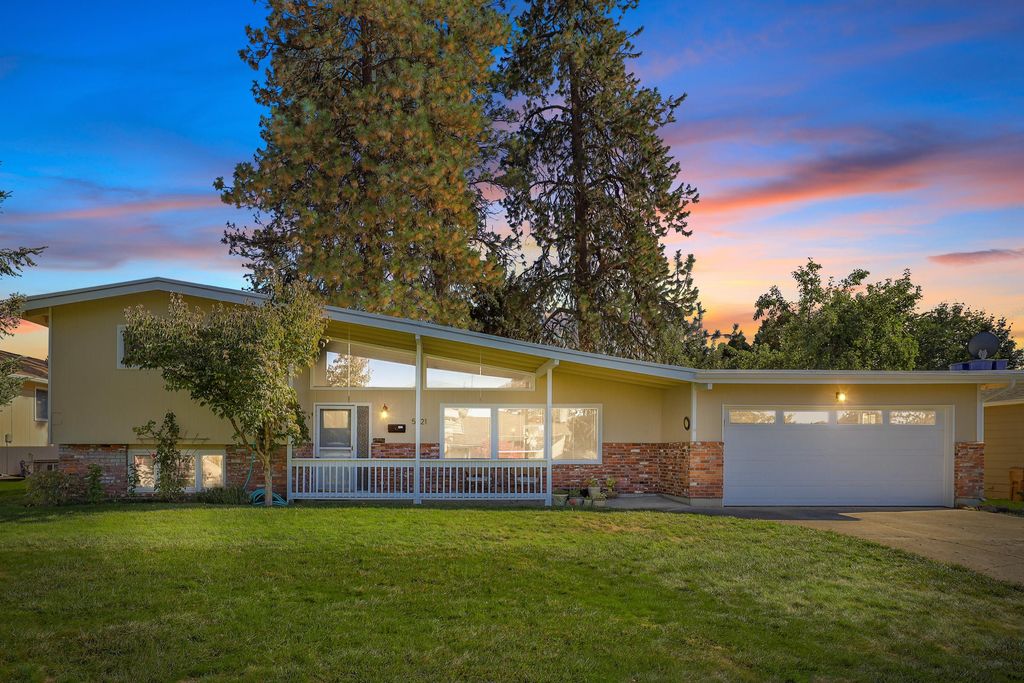 5521 W Hoffman Pl, Spokane, WA 99205