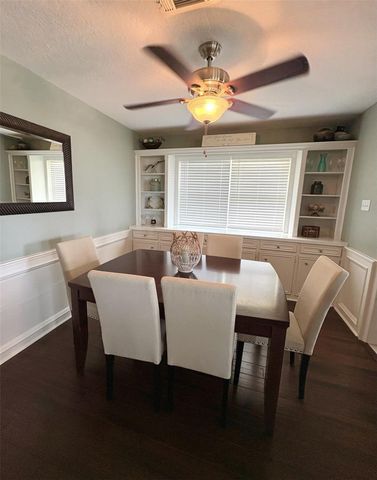 1255 Sailfish Street, Bayou Vista, TX 77563