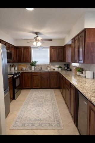 1255 Sailfish Street, Bayou Vista, TX 77563