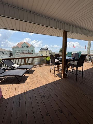 1255 Sailfish Street, Bayou Vista, TX 77563