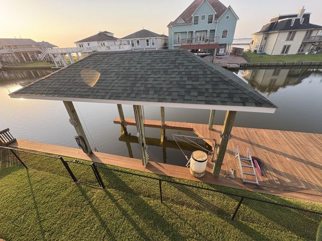 1255 Sailfish Street, Bayou Vista, TX 77563