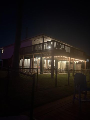 1255 Sailfish Street, Bayou Vista, TX 77563