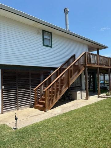 1255 Sailfish Street, Bayou Vista, TX 77563