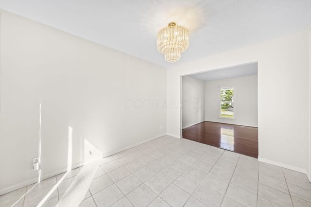 8205 Longhorn Road, Powell, OH 43065