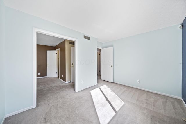 8205 Longhorn Road, Powell, OH 43065