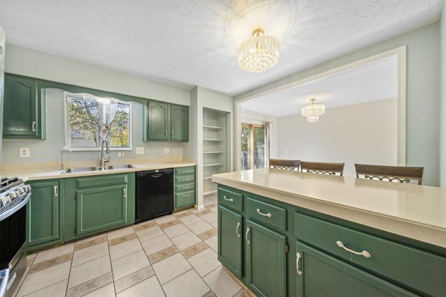 8205 Longhorn Road, Powell, OH 43065