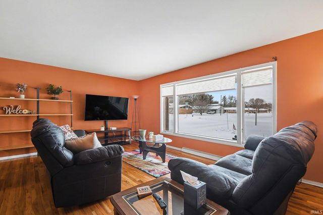 2008 Dorwood Drive, South Bend, IN 46617