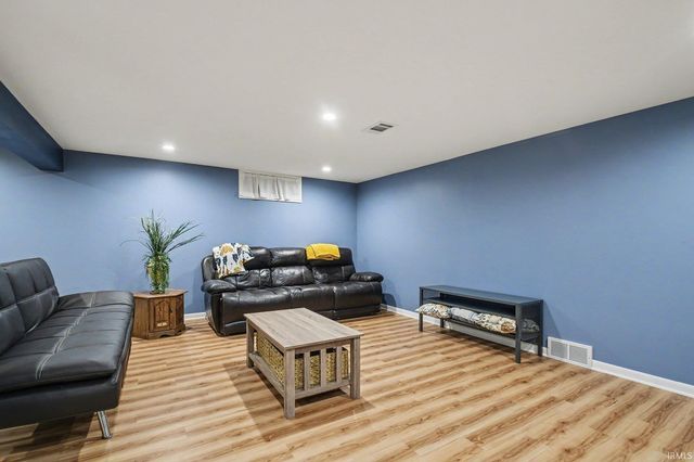 2008 Dorwood Drive, South Bend, IN 46617