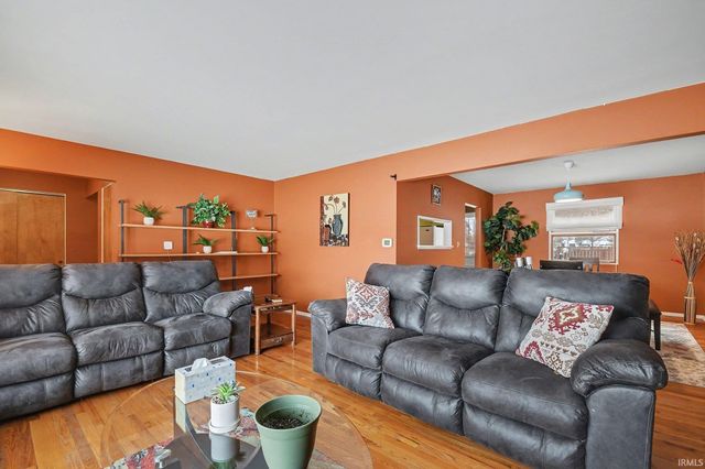 2008 Dorwood Drive, South Bend, IN 46617