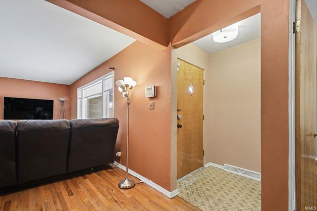 2008 Dorwood Drive, South Bend, IN 46617