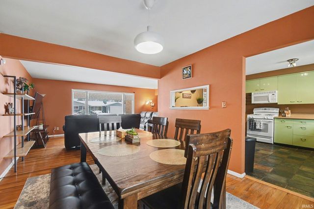 2008 Dorwood Drive, South Bend, IN 46617