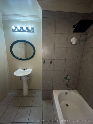 504 W Toledo Street, Broken Arrow, OK 74012