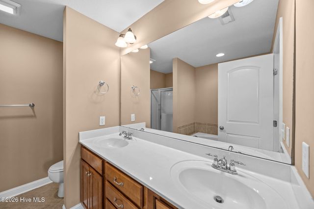 2001 Cambria Drive B, Greenville, NC 27834