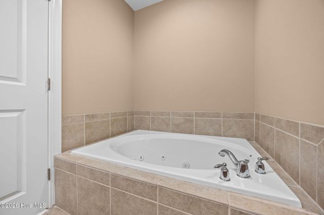 2001 Cambria Drive B, Greenville, NC 27834