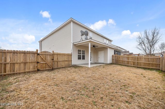 2001 Cambria Drive B, Greenville, NC 27834