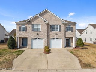 2001 Cambria Drive B, Greenville, NC 27834