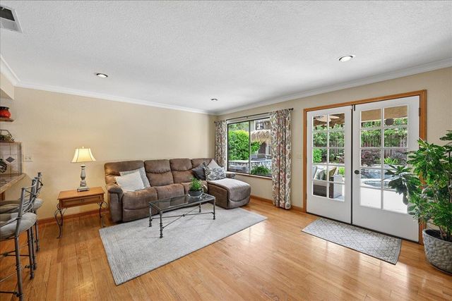 1200 Teak Ct, Roseville, CA 95661