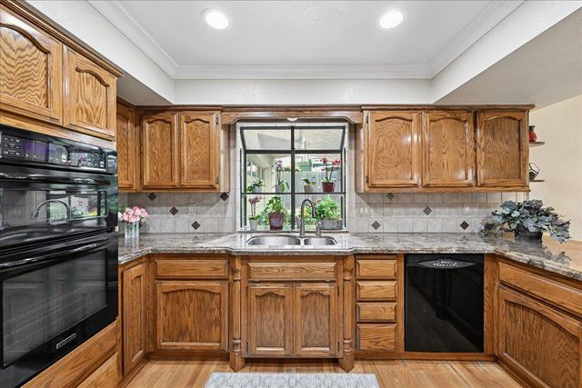 1200 Teak Ct, Roseville, CA 95661