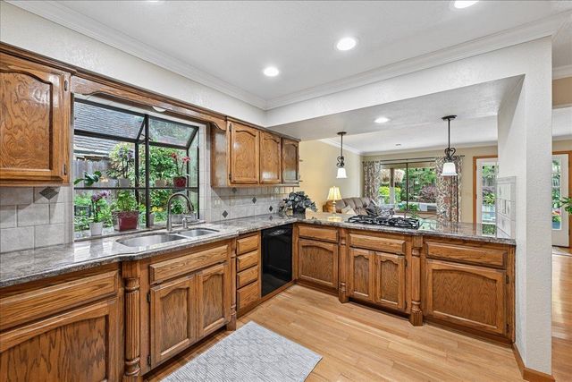1200 Teak Ct, Roseville, CA 95661