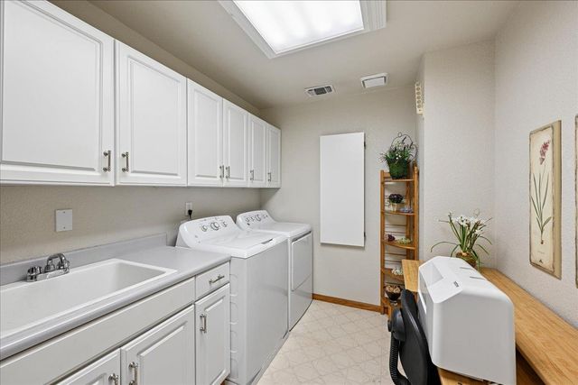 1200 Teak Ct, Roseville, CA 95661