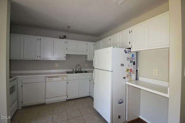 2833 Seclusion Court D, Raleigh, NC 27612