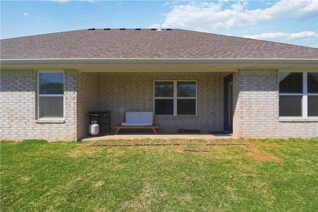 641 Hayden James Street, Prairie Grove, AR 72753