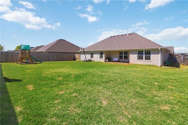 641 Hayden James Street, Prairie Grove, AR 72753