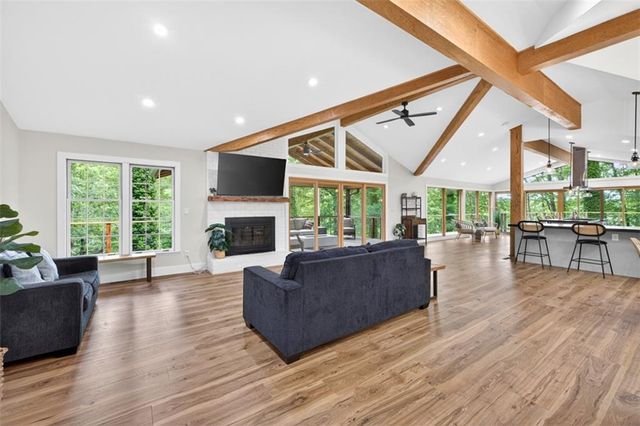 3327 Hickory Point, Gainesville, GA 30506