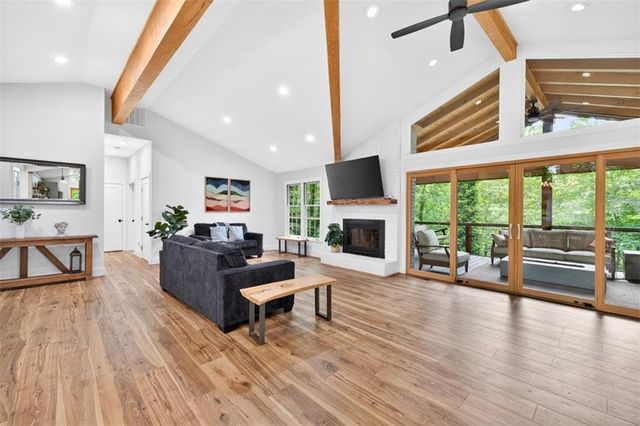 3327 Hickory Point, Gainesville, GA 30506