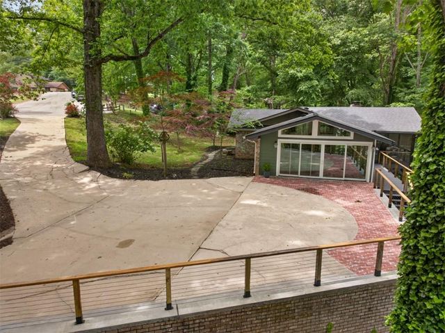 3327 Hickory Point, Gainesville, GA 30506