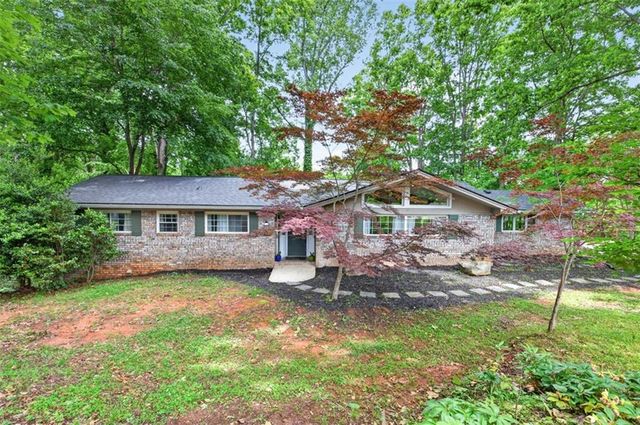 3327 Hickory Point, Gainesville, GA 30506