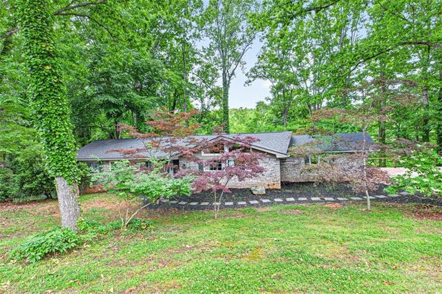 3327 Hickory Point, Gainesville, GA 30506