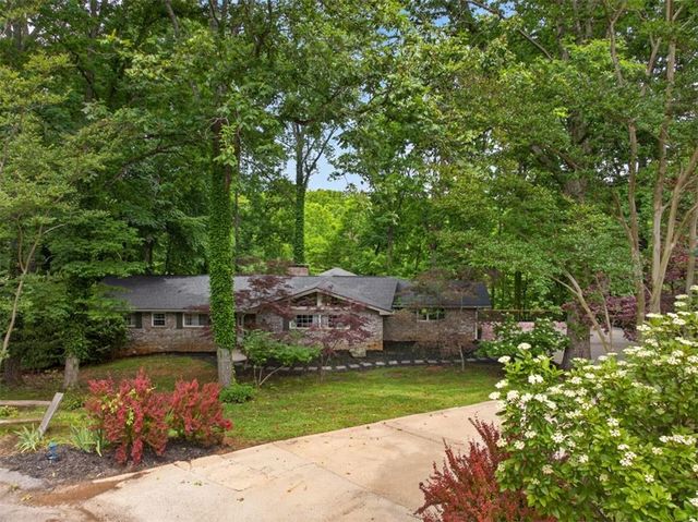 3327 Hickory Point, Gainesville, GA 30506