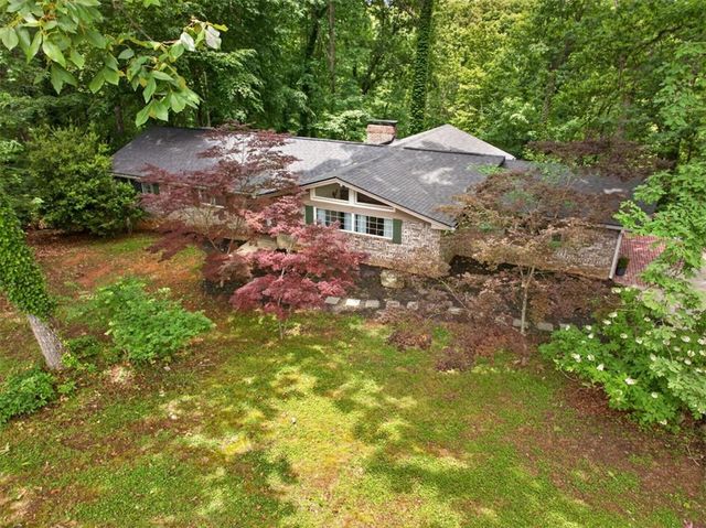 3327 Hickory Point, Gainesville, GA 30506