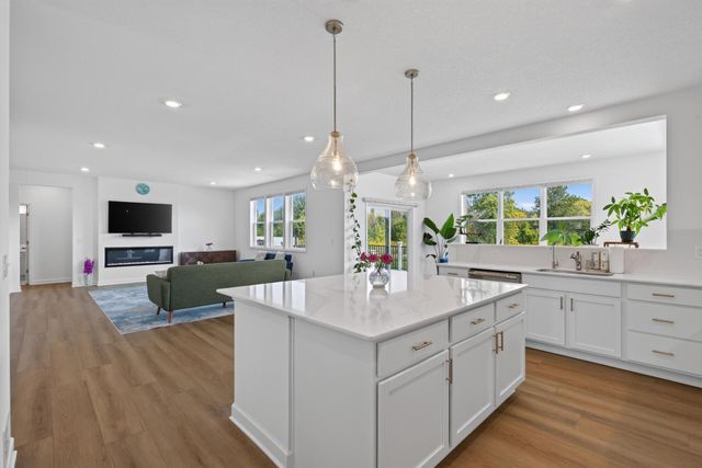 4718 Obsidian Way, Victoria, MN 55386