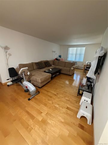 140-55 34 Avenue 4R, Flushing, NY 11354