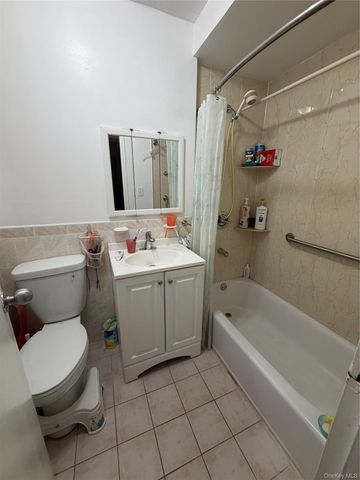140-55 34 Avenue 4R, Flushing, NY 11354