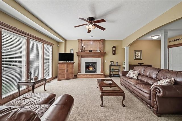 508 NE Hans Drive, Blue Springs, MO 64014