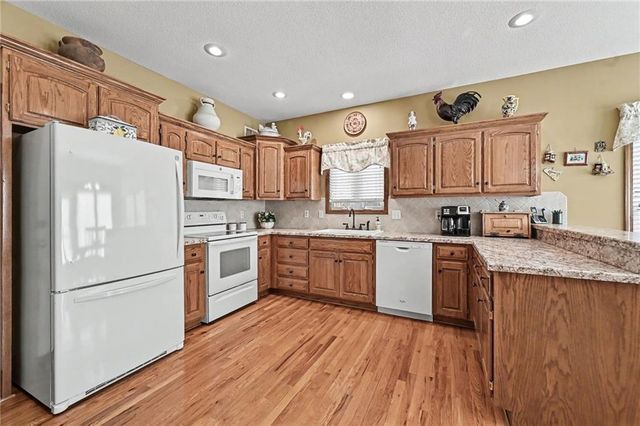508 NE Hans Drive, Blue Springs, MO 64014