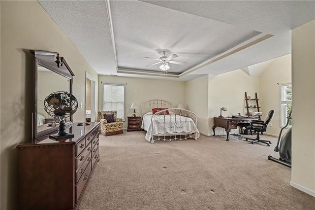 508 NE Hans Drive, Blue Springs, MO 64014