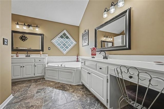 508 NE Hans Drive, Blue Springs, MO 64014