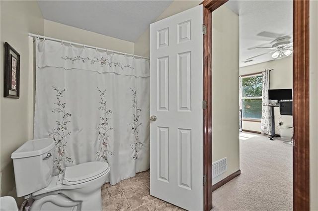508 NE Hans Drive, Blue Springs, MO 64014