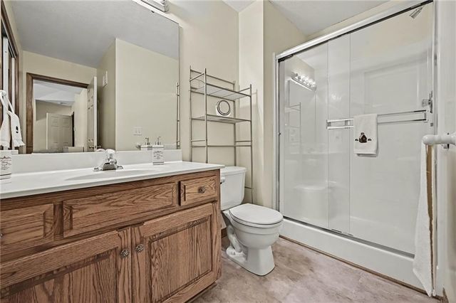 508 NE Hans Drive, Blue Springs, MO 64014