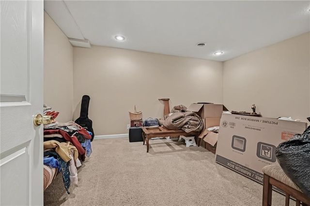 508 NE Hans Drive, Blue Springs, MO 64014