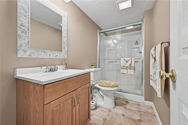 508 NE Hans Drive, Blue Springs, MO 64014
