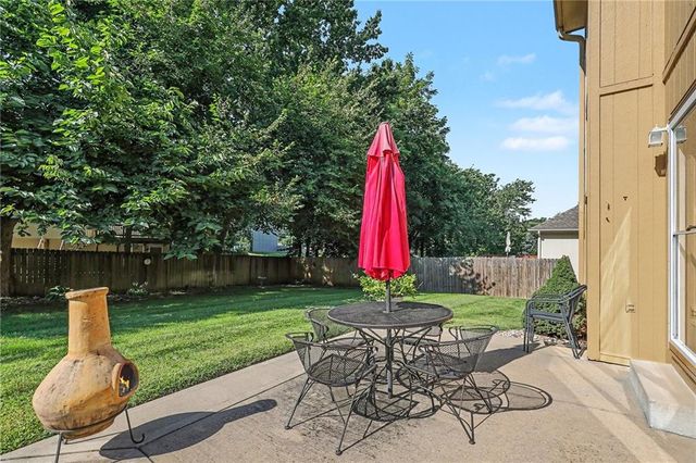 508 NE Hans Drive, Blue Springs, MO 64014